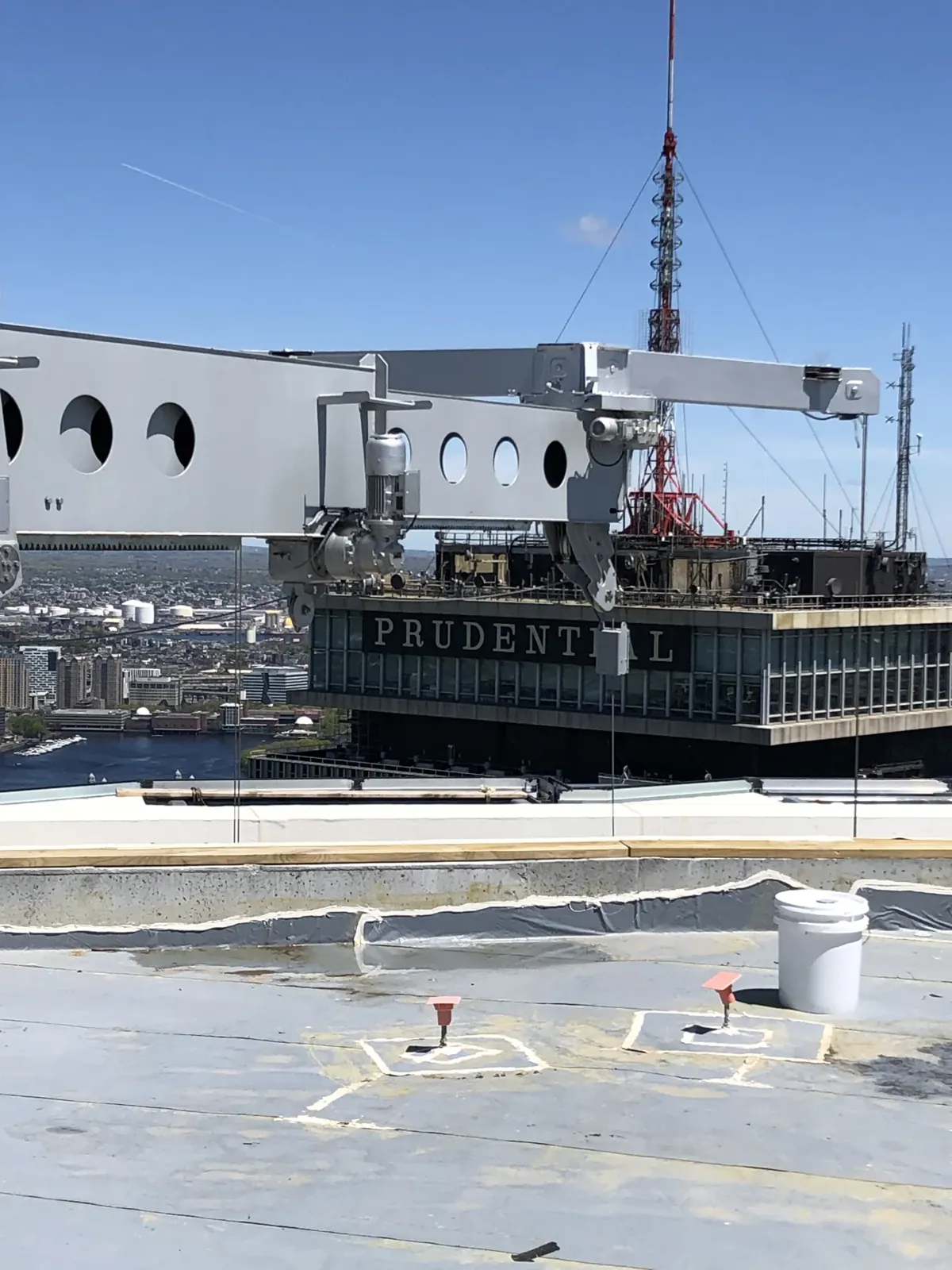 Building maintenance unit on a high-rise roof
