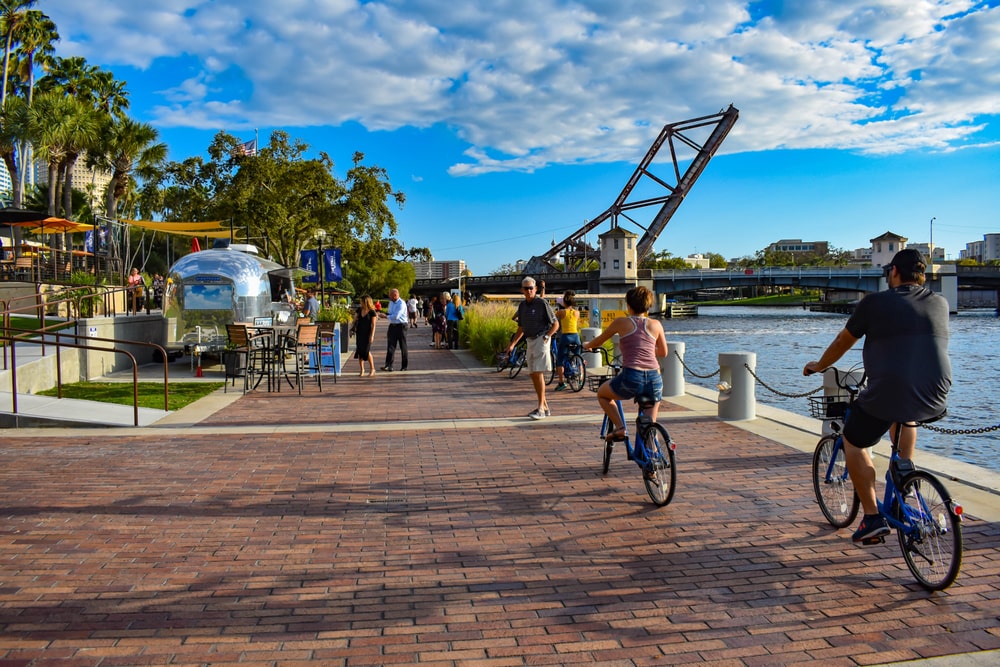 tampa bayshore boulevard with people walking